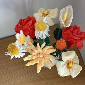 CJ Hendry 10 flower bouquet + tote bag + stickers + ribbon
